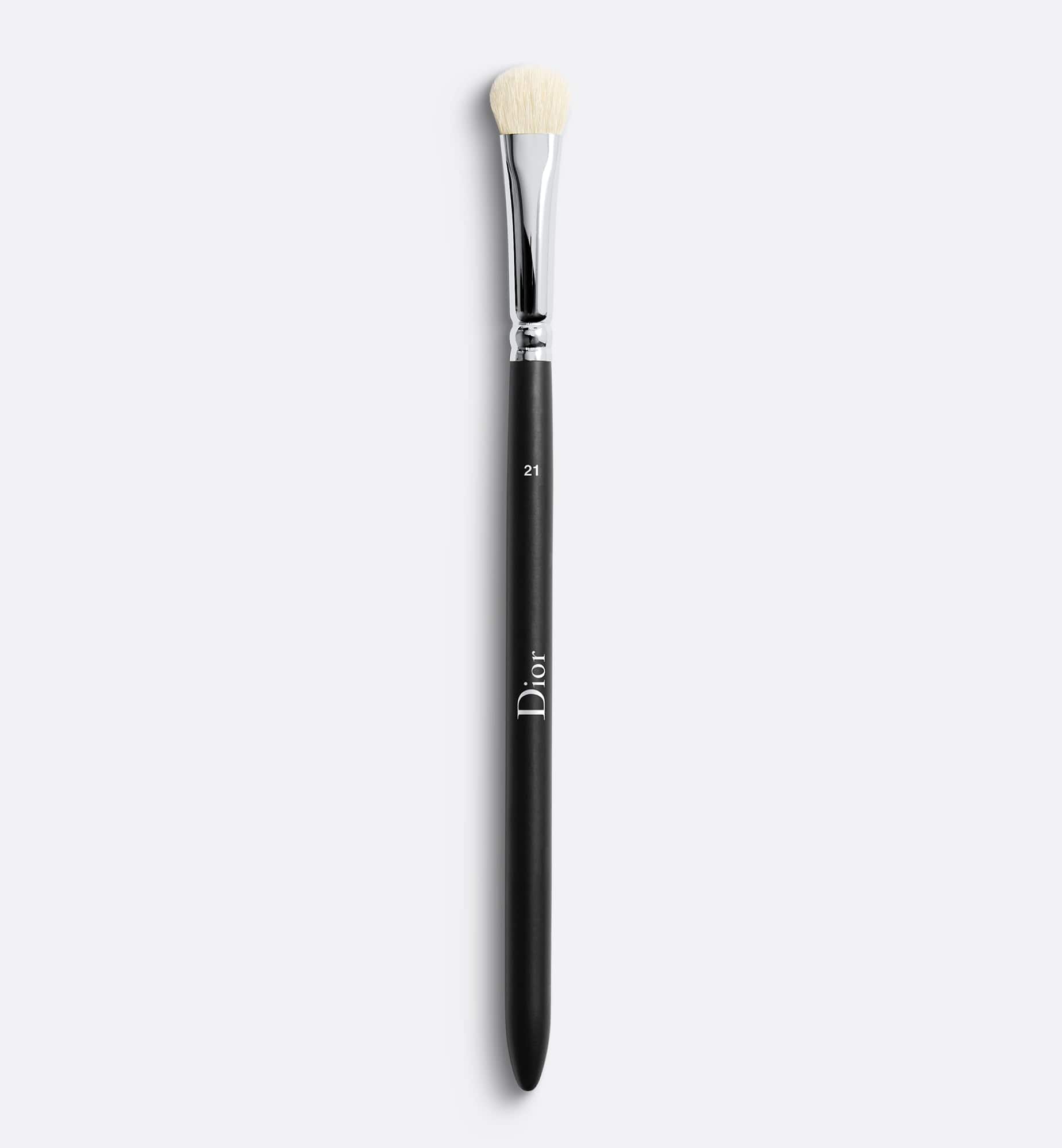 Dior Backstage Eyeshadow Shader Brush N°21 | For Blending Eyeshadow